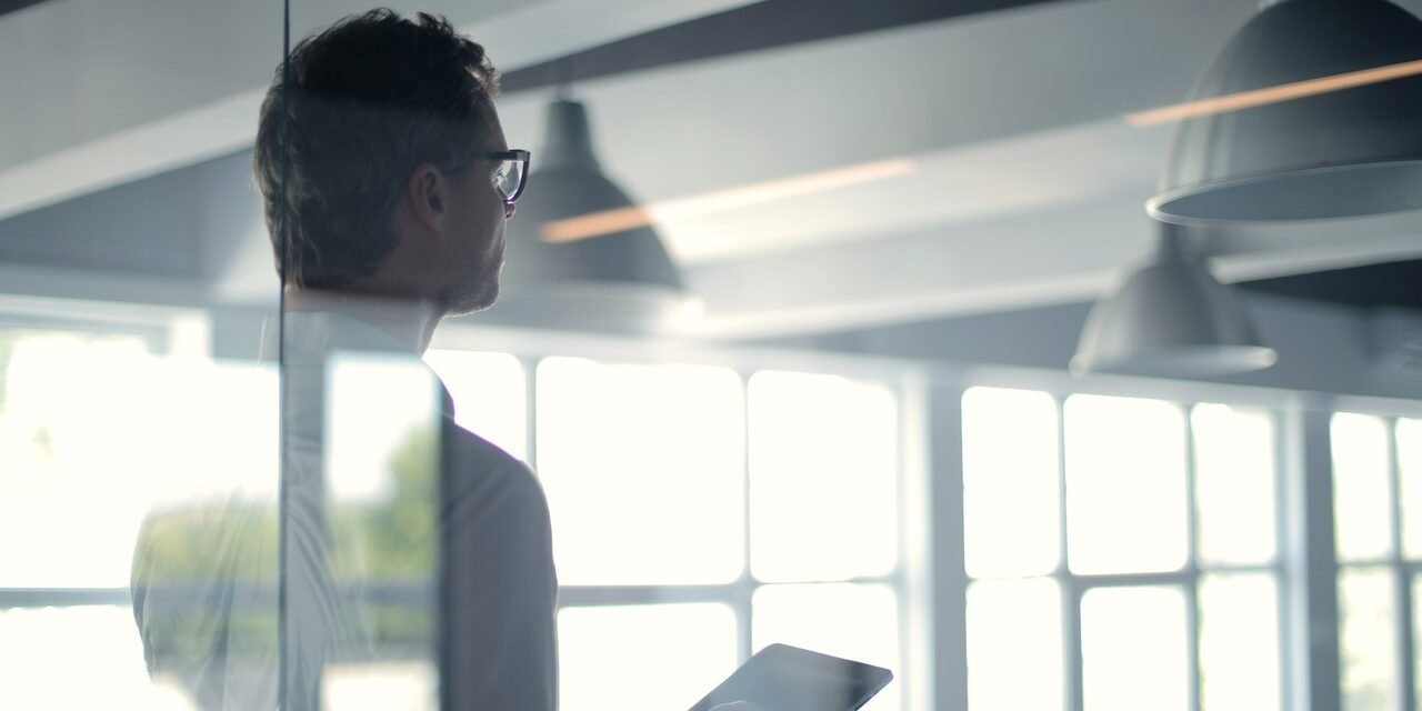 pexels-andrea-piacquadio-3760093